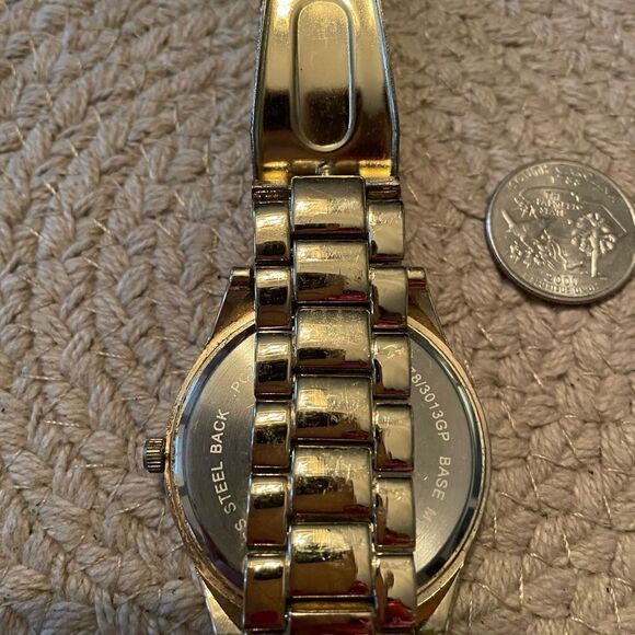 Ladies Fashion Watch-Mother of Pearl face and gold band. Great condition. - Picture 2 of 5